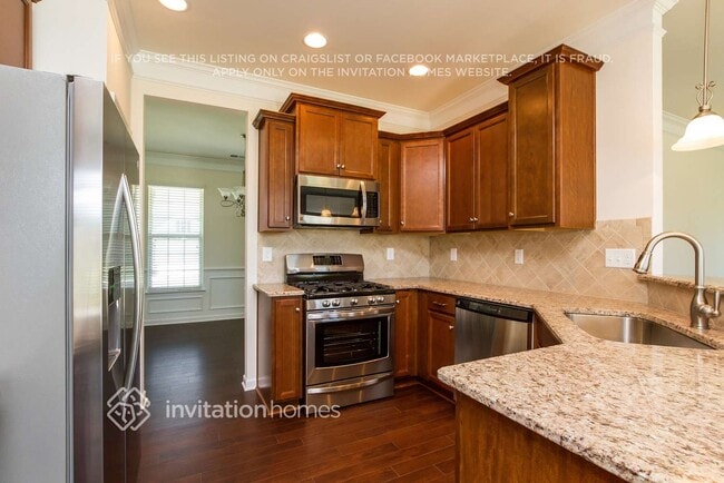 Building Photo - 457 Augustus Lane