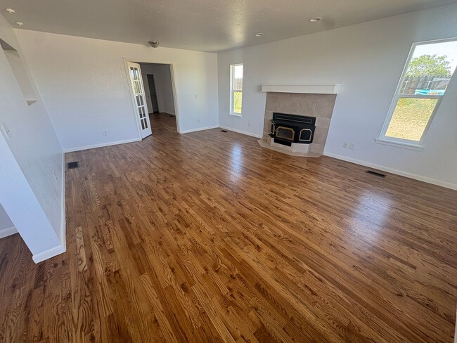 Building Photo - 881 Co Rd 11