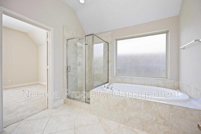Building Photo - 115 Pine Crest Cir