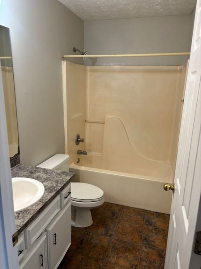 Building Photo - Your Next Home Awaits – Move-In Ready.