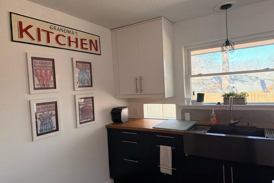 Building Photo - 809 NW 9th St