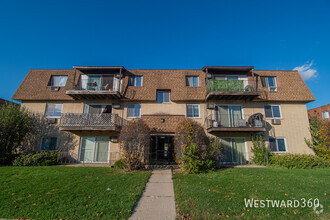 Building Photo - Crestwood 2 bedroom apartment. In unit lau...