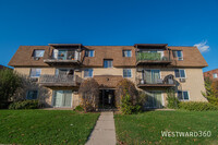 Building Photo - Crestwood 2 bedroom apartment. In unit lau...