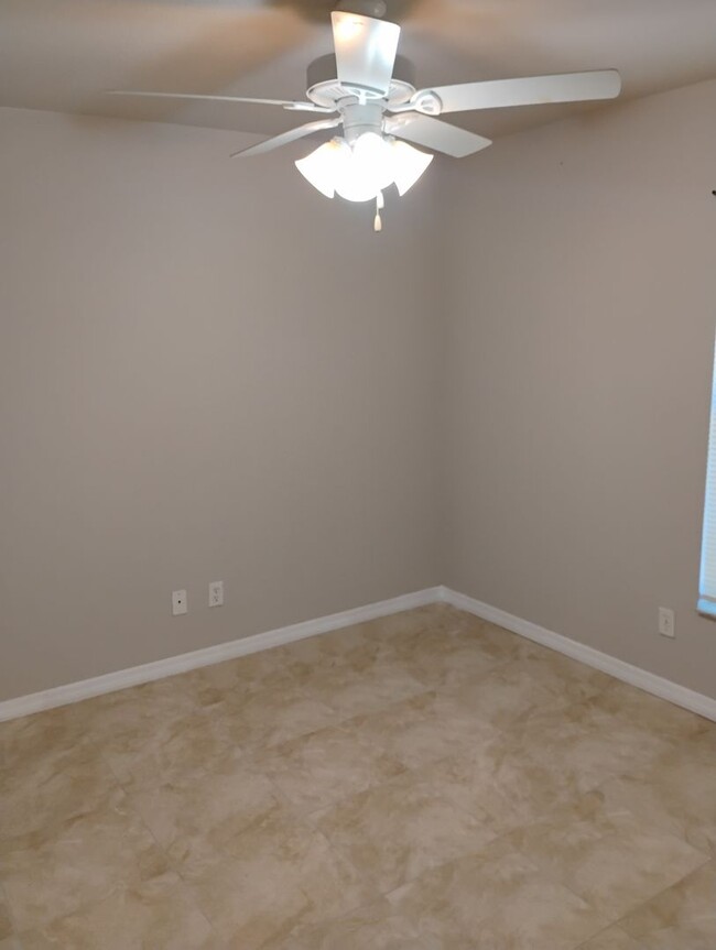 Building Photo - 3/2 Duplex
