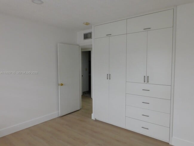 Building Photo - 13707 SW 91st Ct