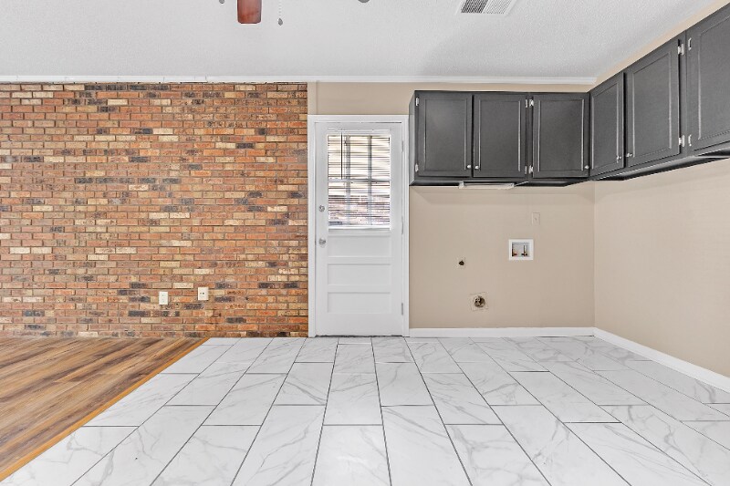 Building Photo - 5304 Haleville Rd