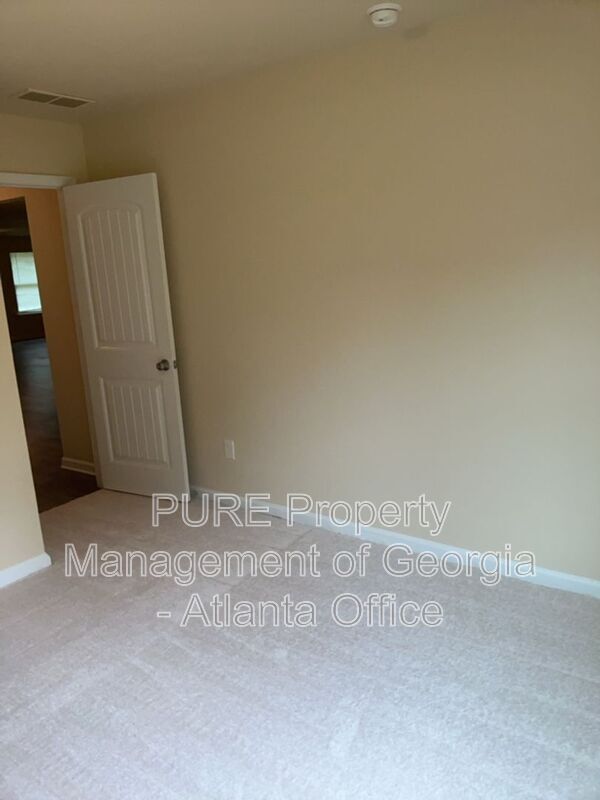 Building Photo - 160 Pine Ridge Rd