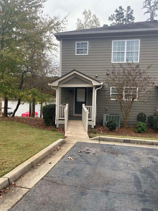 Building Photo - 500 Port Laz Ln