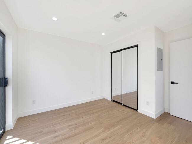 Building Photo - 1856 Redondo Blvd