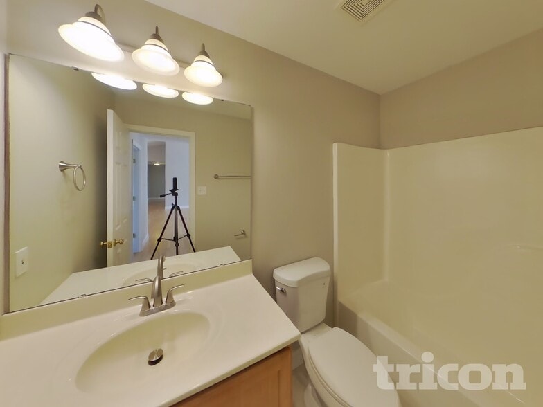 Building Photo - 108 Bear Claw Dr