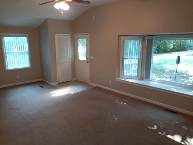 Building Photo - 801 Sanders Rd