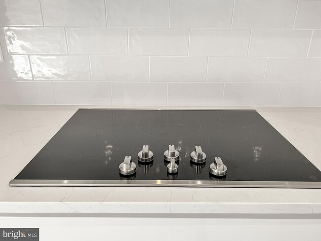 Building Photo - 2176 Glacier Rd