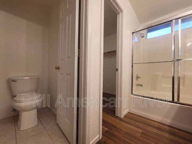 Building Photo - 8695 Misty Ct