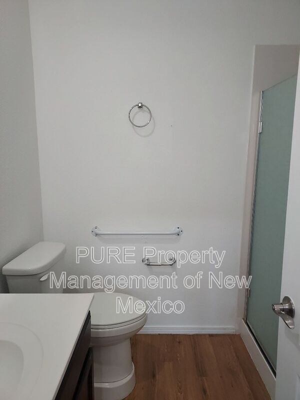Building Photo - 2367 Quinn St NE