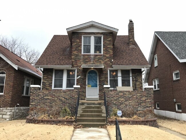 Primary Photo - 6439 Lindenwood Pl