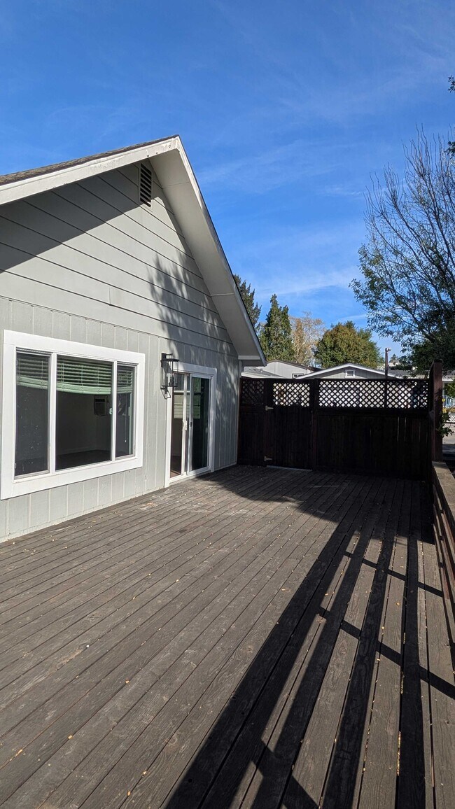 Building Photo - 541 Mason St