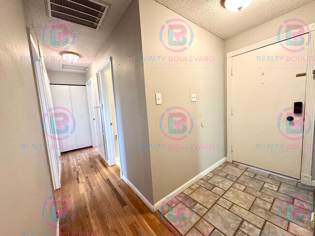 Building Photo - Charming 3-Bedroom Home Near McCarran – Gr...