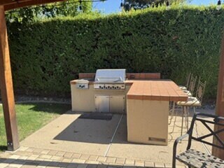 Building Photo - Beautiful Home in South San Jose, Close to the hills, Sparkling Swimming Pool, Spa, BBQ,  and ful...