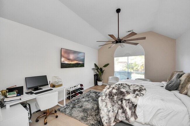 Building Photo - 17618 Fairgrove Park Dr