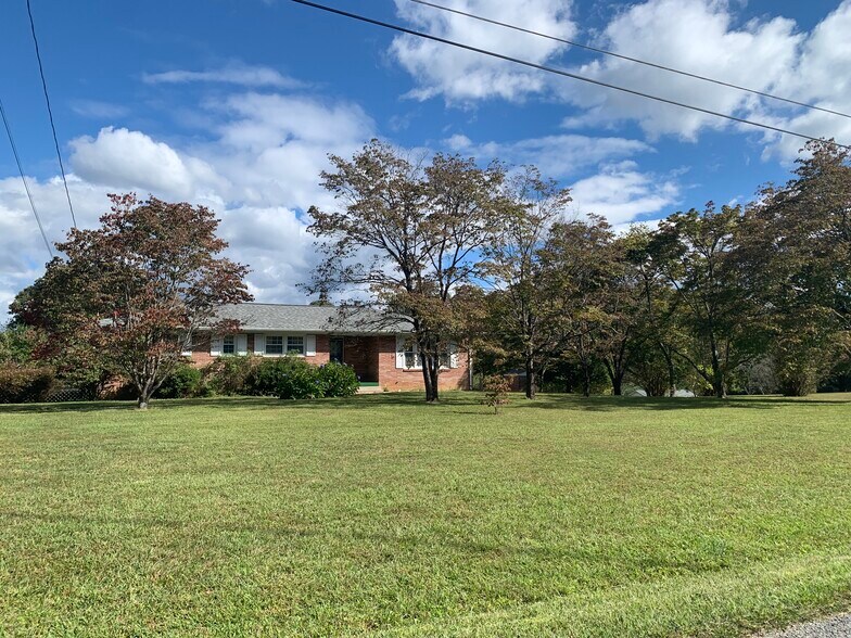 Building Photo - 1127 Toliver Lake Rd