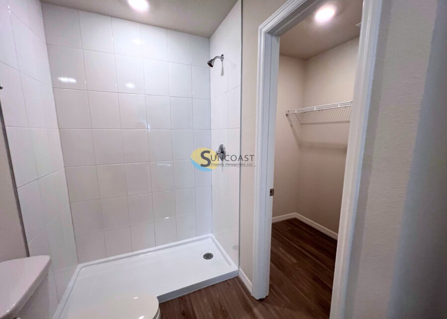 Building Photo - 6432 Sweetbay Ln