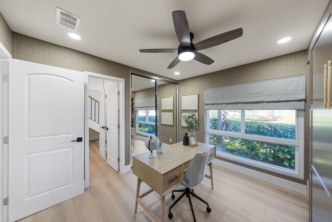 Building Photo - 2636 Vista Del Oro