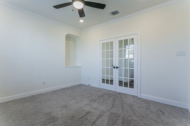 Building Photo - Bright & Beautiful 4 Bedroom two story home!