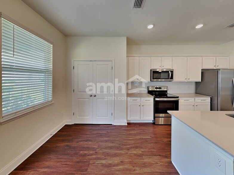 Building Photo - 2503 Sunrise Ct