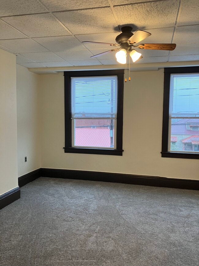 Building Photo - 814 Marshall St