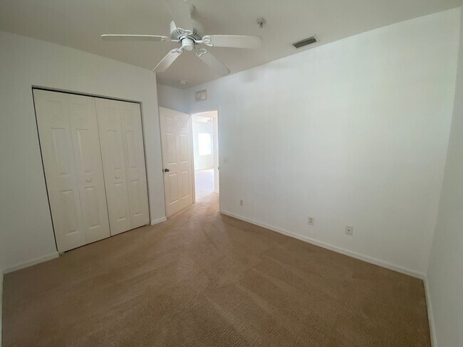 Building Photo - 2140 Heron Lake Dr