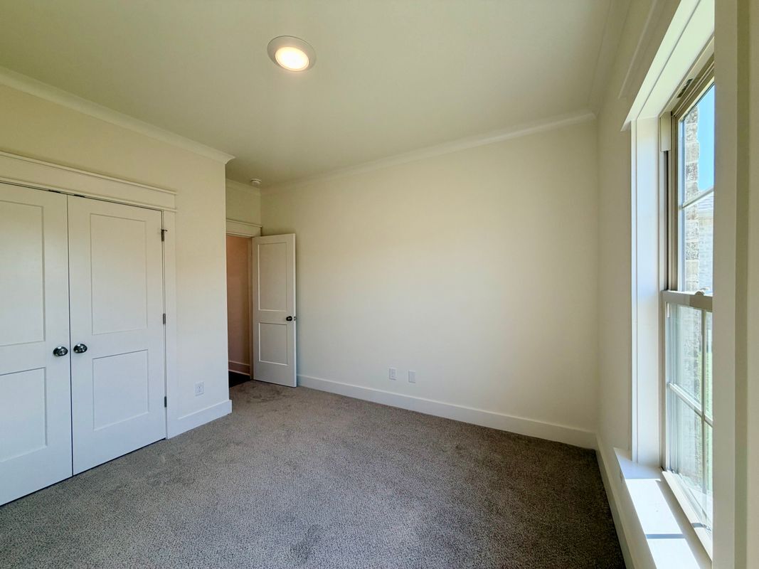 Building Photo - 513 Bristleleaf Path