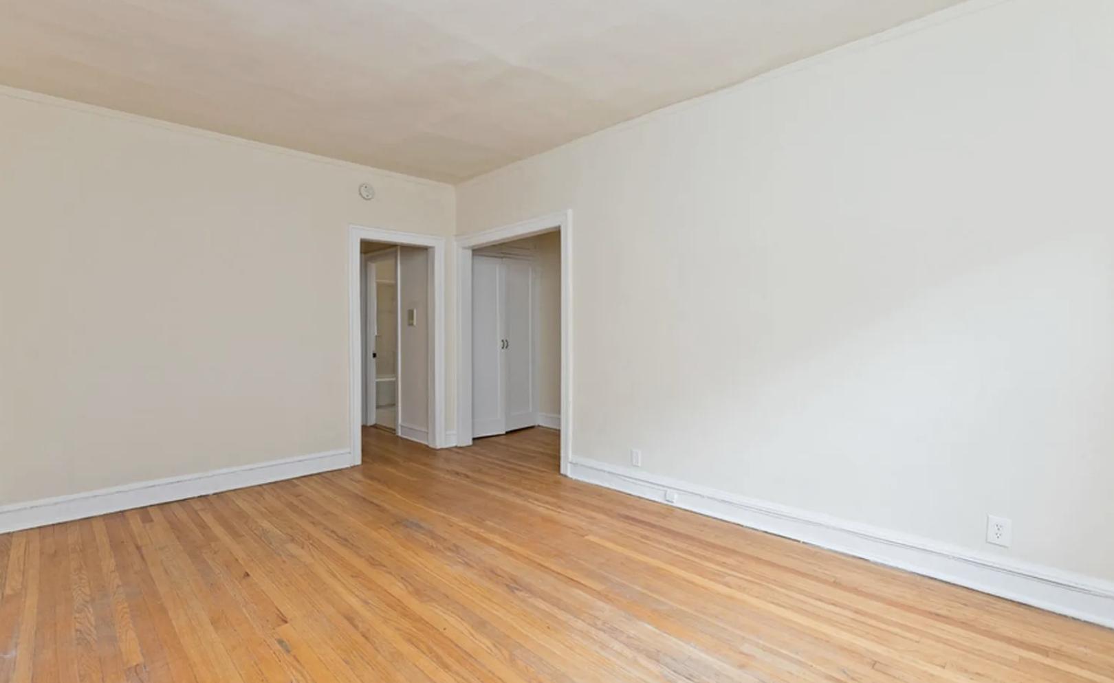 Building Photo - 1335 W Touhy Ave