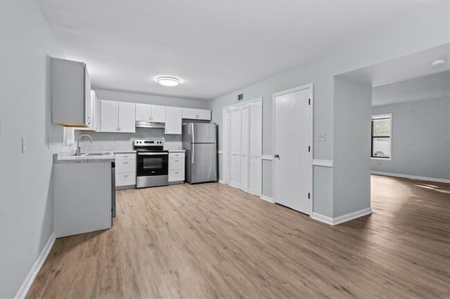 Building Photo - 430 Booth Cir SW