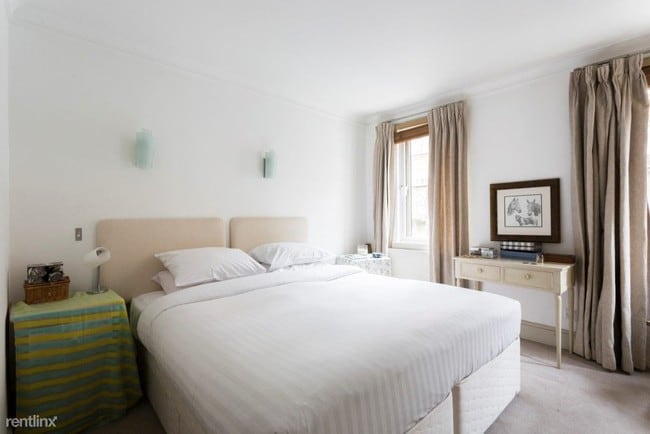 Building Photo - 42 W 12th St