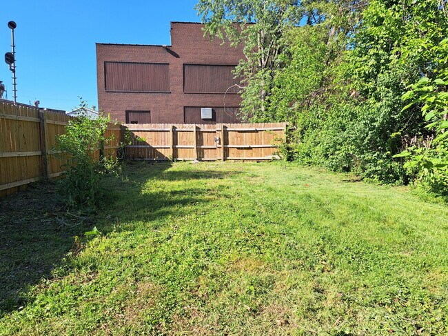 Building Photo - 2931 Virginia Ave