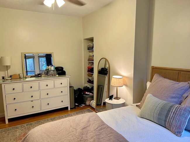 Building Photo - 19 Fleet St