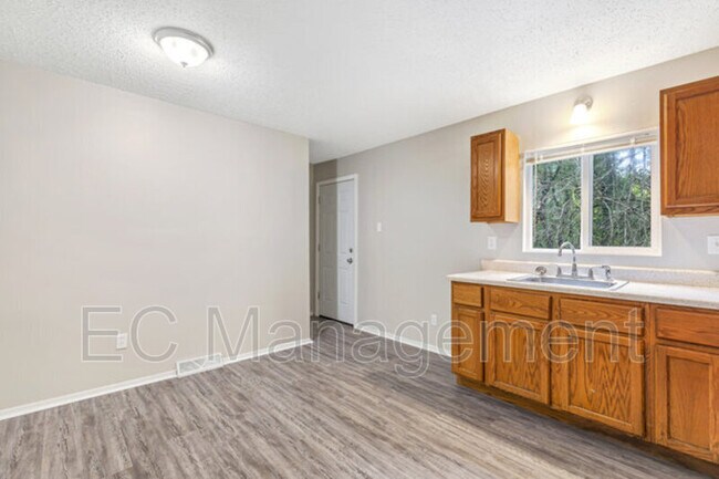 Building Photo - 263 Connolly Dr