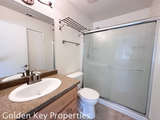 Building Photo - Remodeled condo in Bayshores in Oceanside!