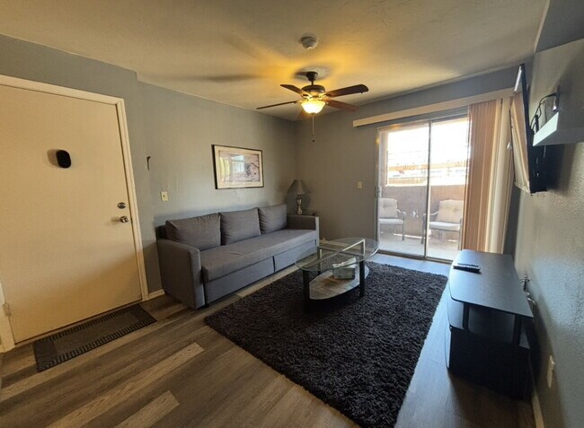 Building Photo - "Cozy 2-Bed 2 bath Condo”
