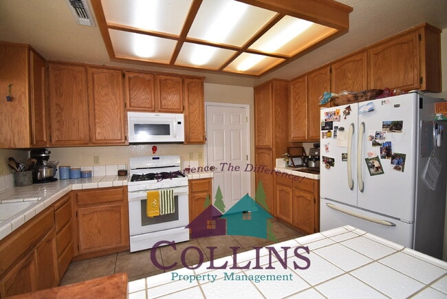 Building Photo - Wonderful property!