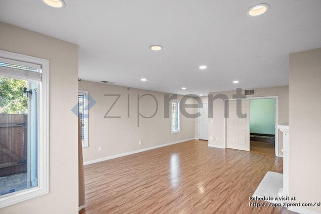 Building Photo - 69 Brookstone Ct