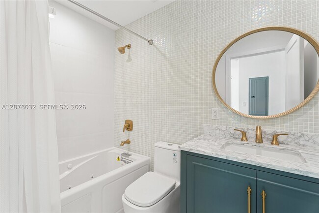 Building Photo - 6099 SW 38th St