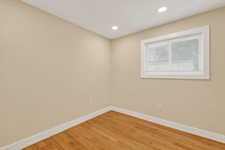 Building Photo - 4438 B St SE