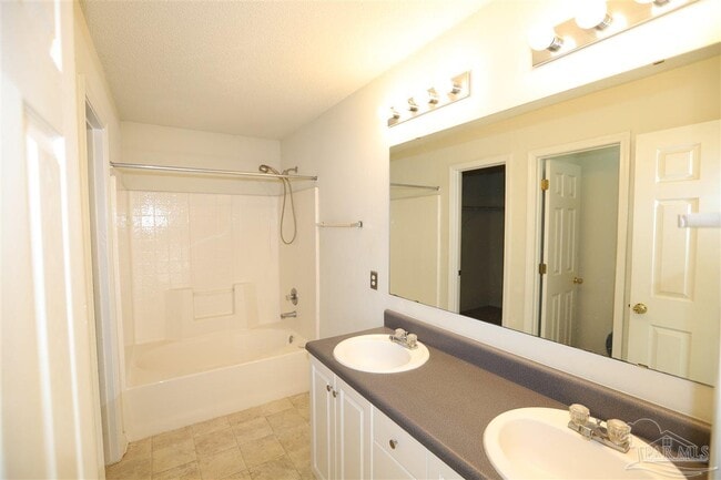 Building Photo - 319 Mizzen Ln