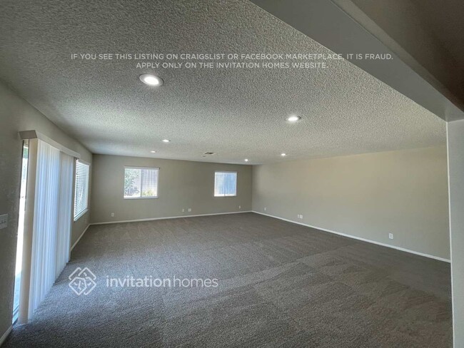 Building Photo - 11060 Davis St