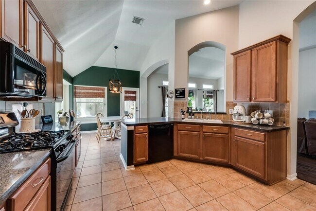 Building Photo - 7018 Paradise Park Bend