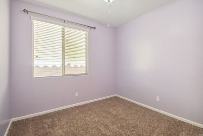 Building Photo - 4 Bedroom single family home in Phoenix