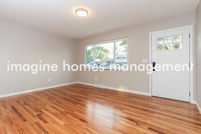 Building Photo - Pet-Friendly 3 Bedroom Home in Cincinnati!