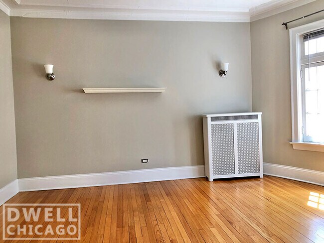 Building Photo - 1509 Hinman Ave