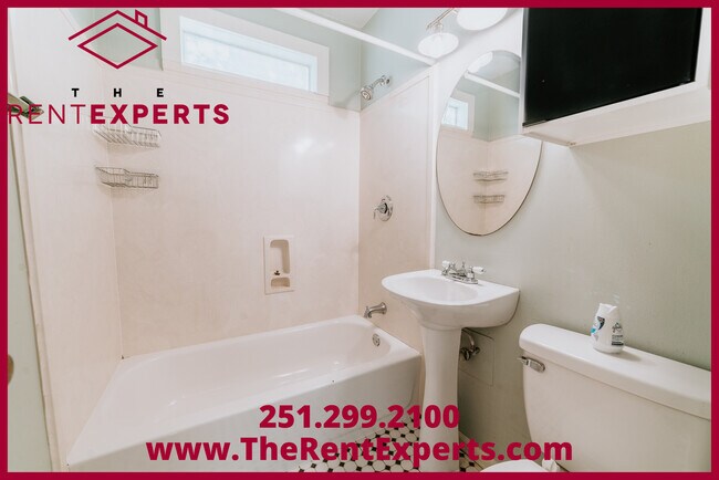 Building Photo - 254 Pinehill Dr